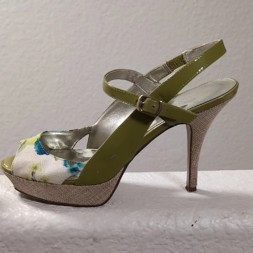 Marc Fisher Olive Floral Peep-Toe Heels - Picture 3 of 6